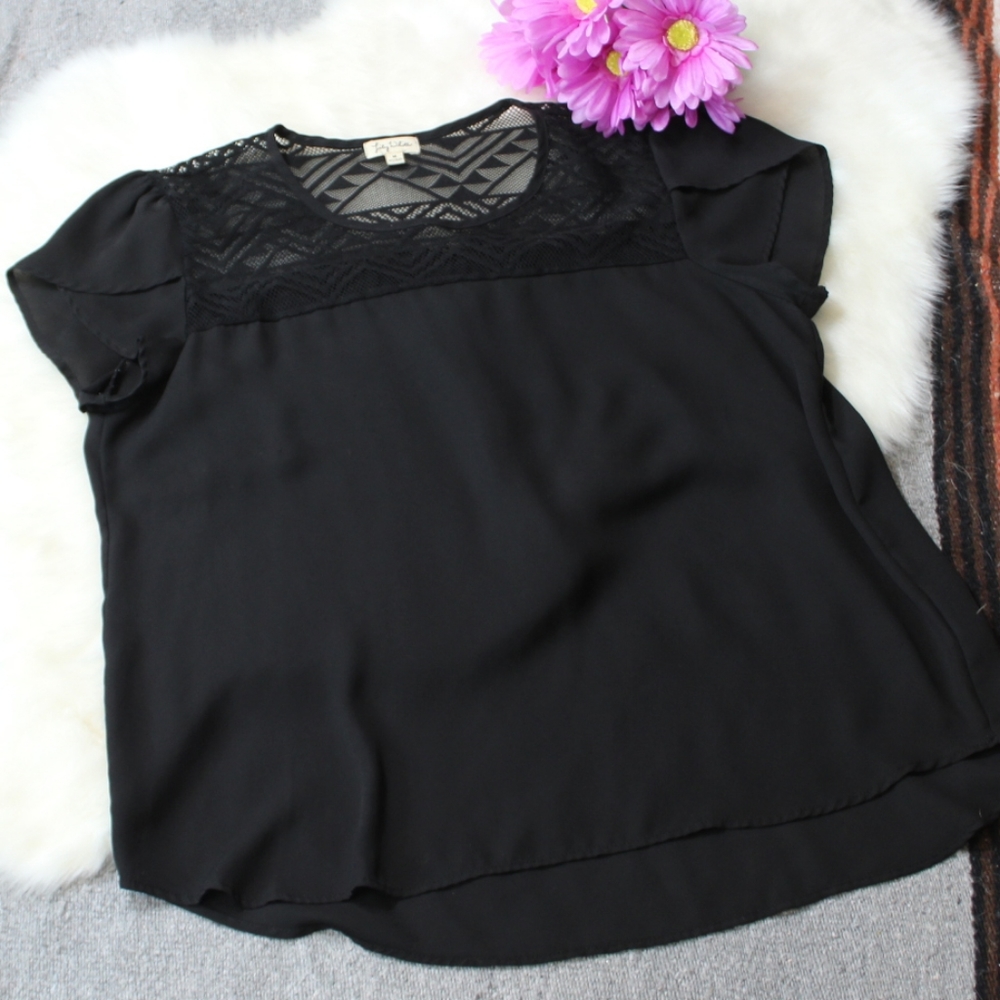 💜Lily White💜 Flowy Blouse with Lace Yoke